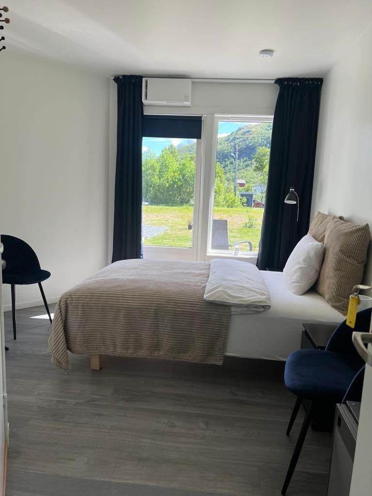 Senja Living Aparthotel Stonglandseidet Bagian luar foto